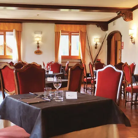 Capannina 科尔蒂纳丹佩佐